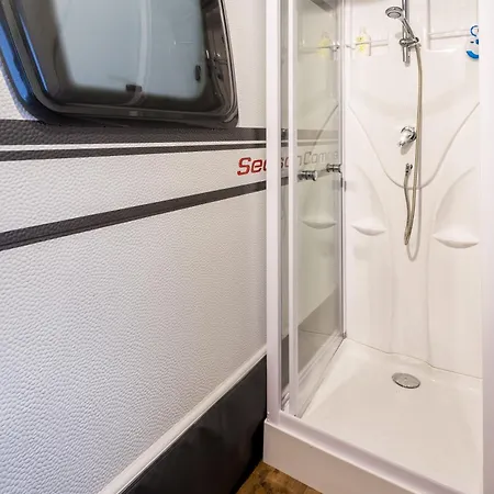 Am Gottesauer Schloss كارلسروه